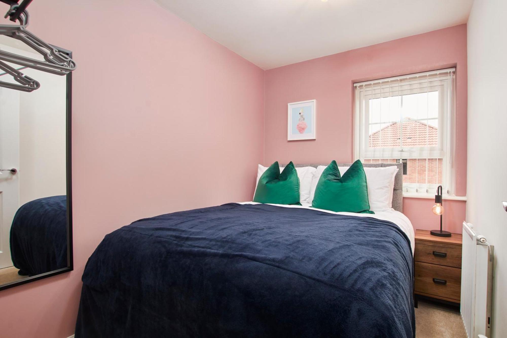 Perfect 3br House Sleeps 9 Coventry